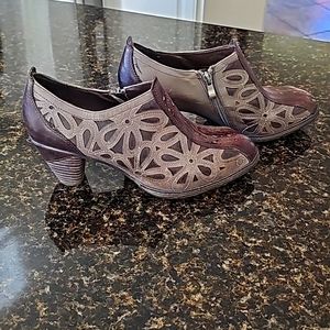 L'ARTISTE women's Spring Step ARABELLA Shoe Bootie US 9.5 Heels Brown and Beige